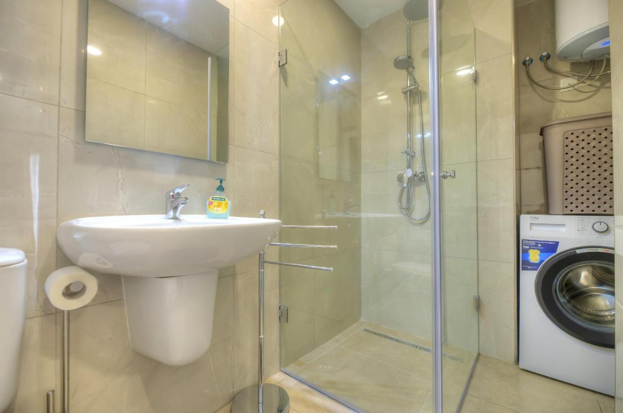 Brand New And Tastefully Furnished 2 Bedroom Apartment Ddif1-2 Gzira Luaran gambar